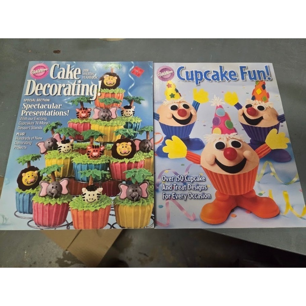 Wilton Cake Decorating 2006 Yearbook & Cupcake Fun Recipe Instruction Book Lot